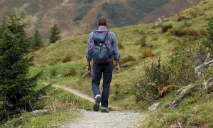 Faire de la randonnée pour perdre du poids